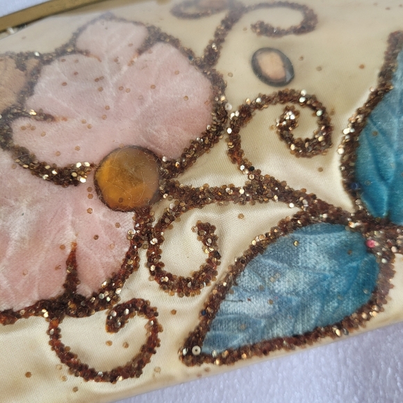 Vintage 50s 60s collectible Vinyl Covered Embroidered clutch With Metallic Gold - Picture 4 of 13